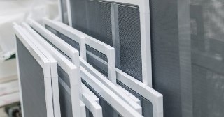 Москитные сетки на пластиковые окна Новодвинск купить по цене от 934 руб.
